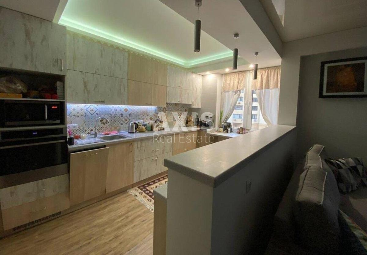 3k apartment vul. Mel'nykova 18Б