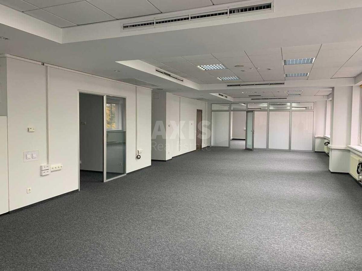 Office vul. Zhyljans'ka 110, 530m27