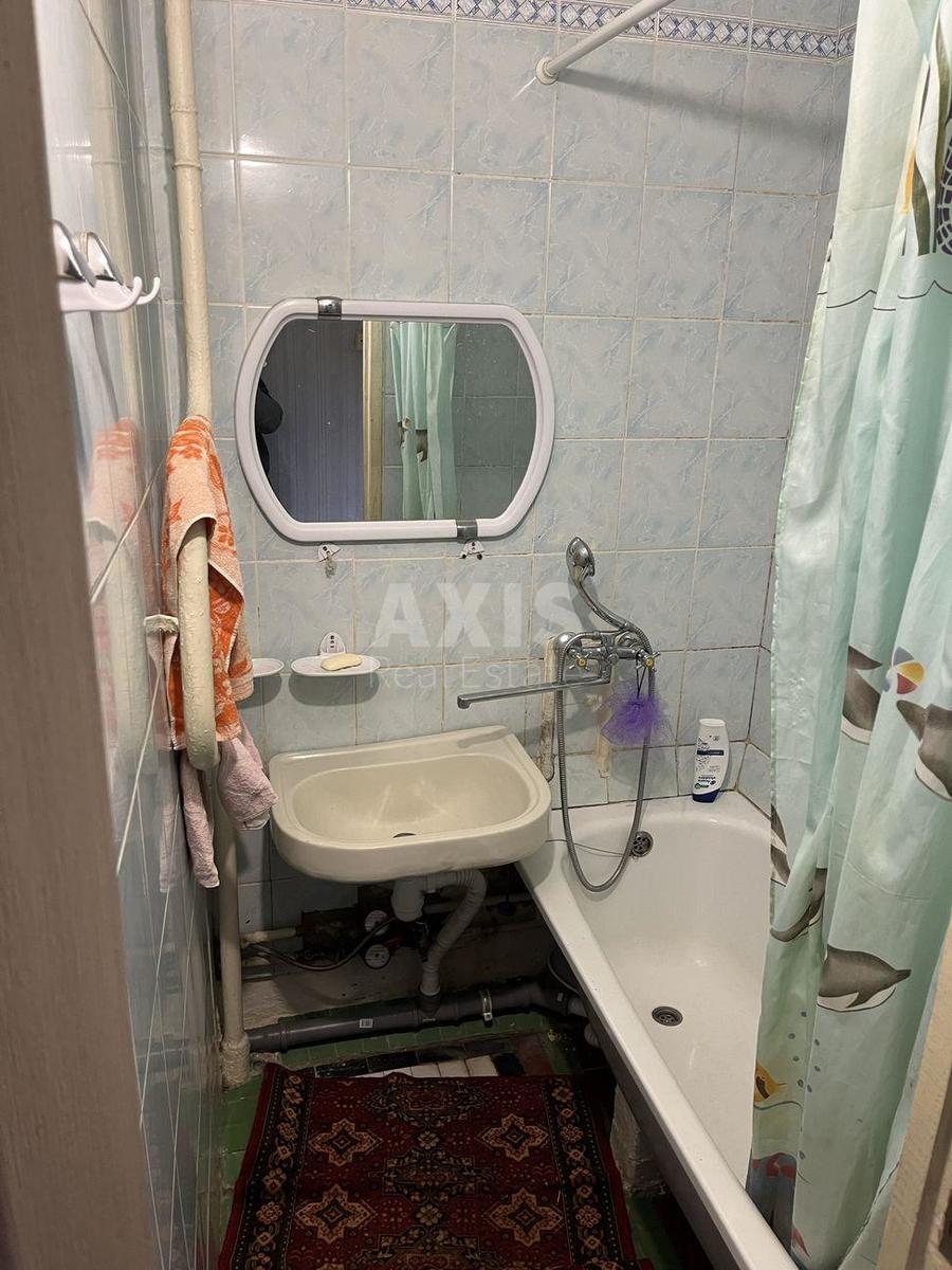 2к квартира ул. Королева Академика 12А2