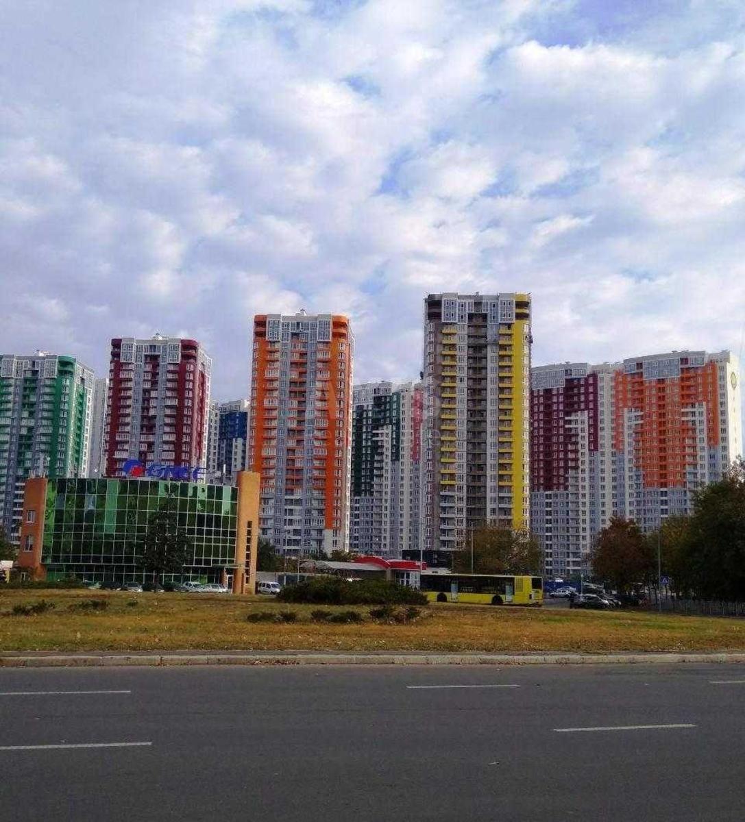 1k apartment vul. Mykil's'ko-Slobids'ka 8