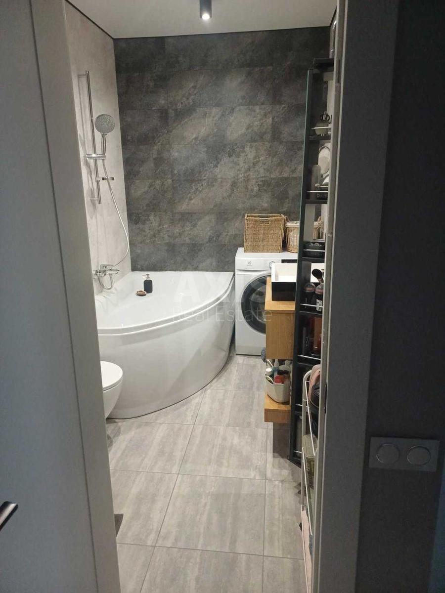 2k apartment vul. Myhajla Maksymovycha 244