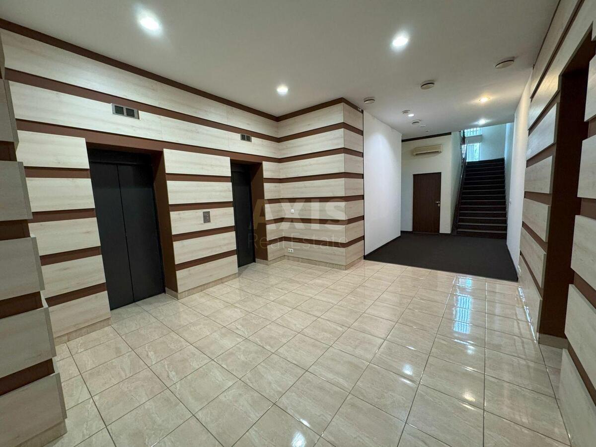 Офис пл. Спортивная 1А, 310м2