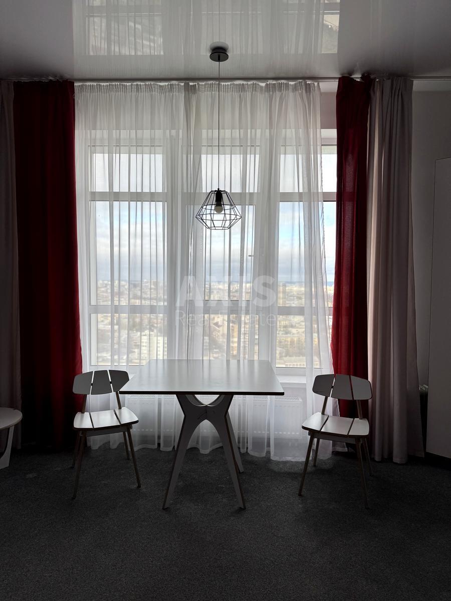 1k apartment uzv. Klovs'kyj 7615525