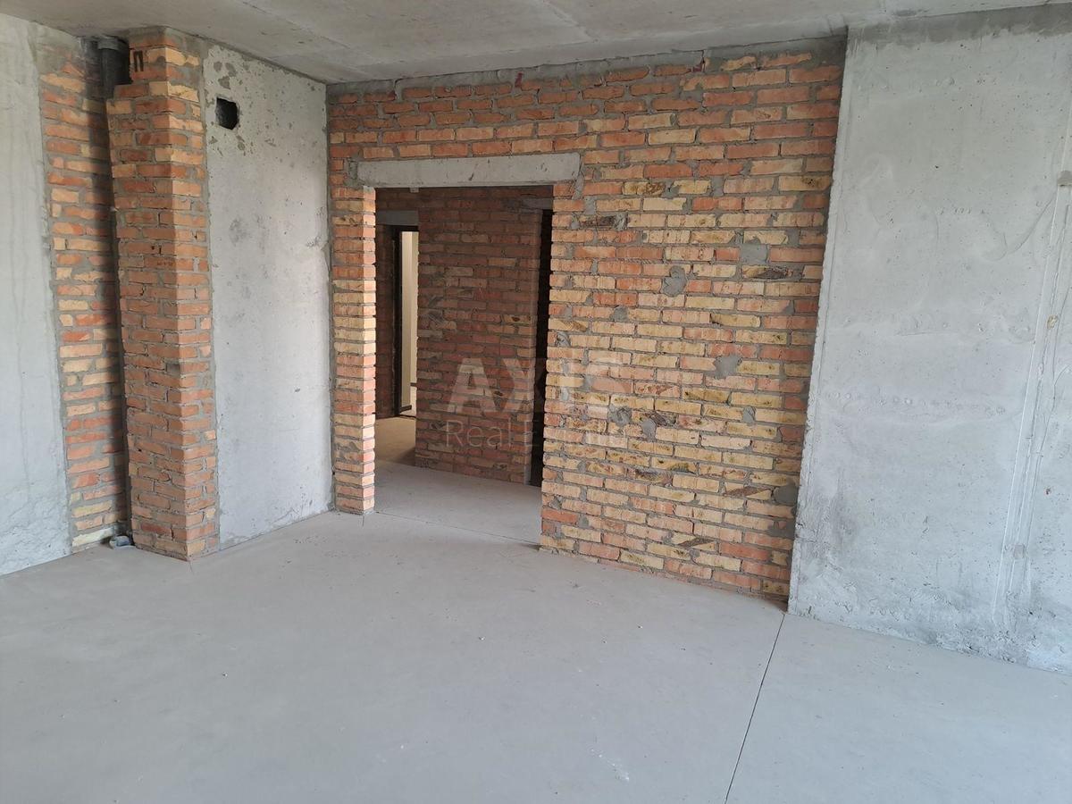 2k apartment vul. Uzhgorods'ka 4/13
