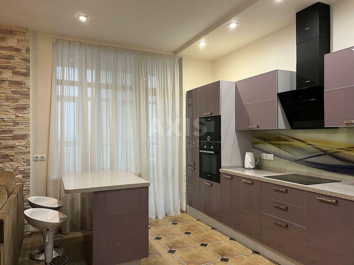 1k apartment vul. Dragomyrova Myhajla 20