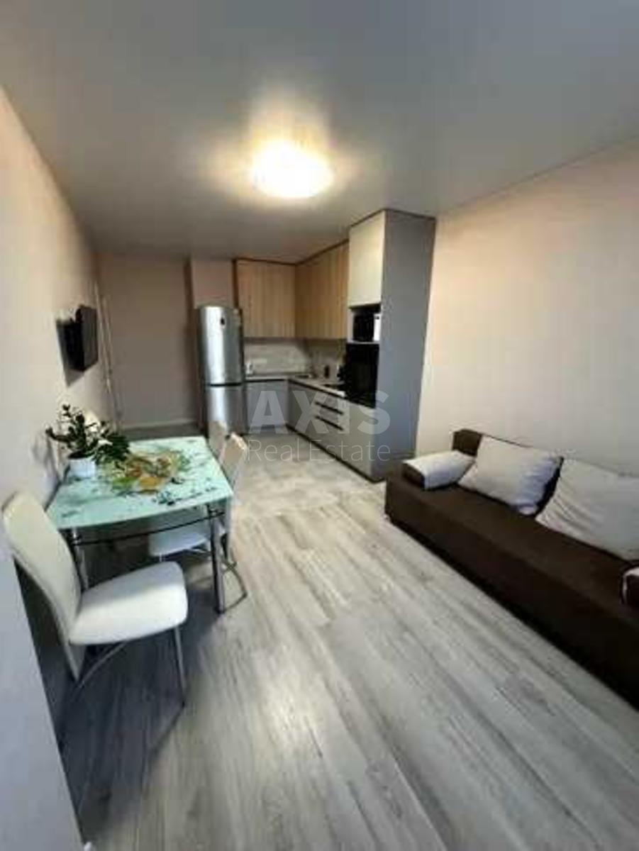 2k apartment vul. Sverstjuka Jevgena 6Д1