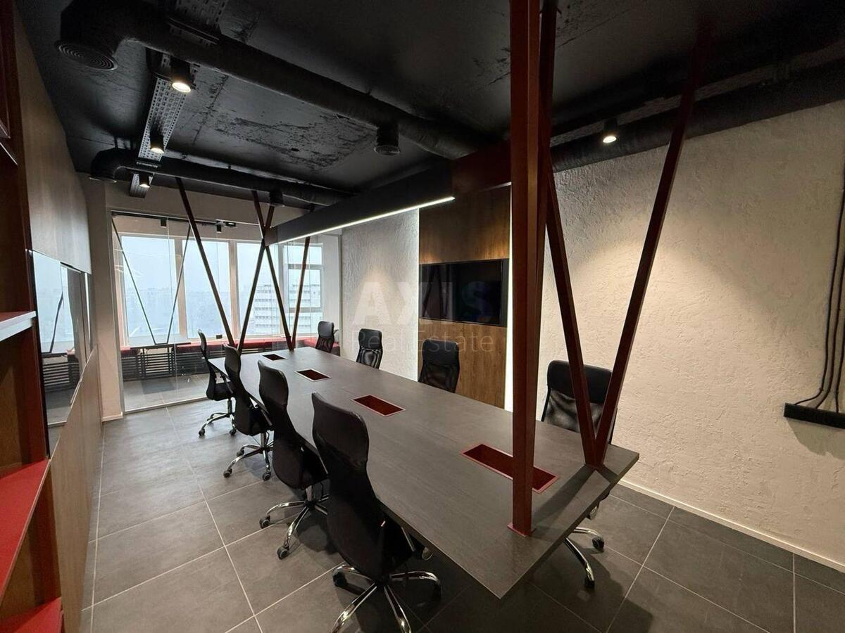 Office vul. Kutuzova 13, 222m2