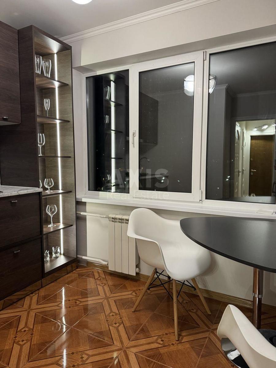 3k apartment pr-t Geroi'v Stalingrada 300