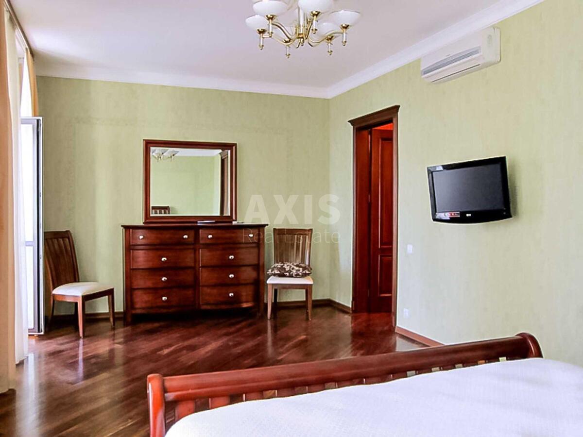 4k apartment vul. Kruglouniversytets'ka 3/57