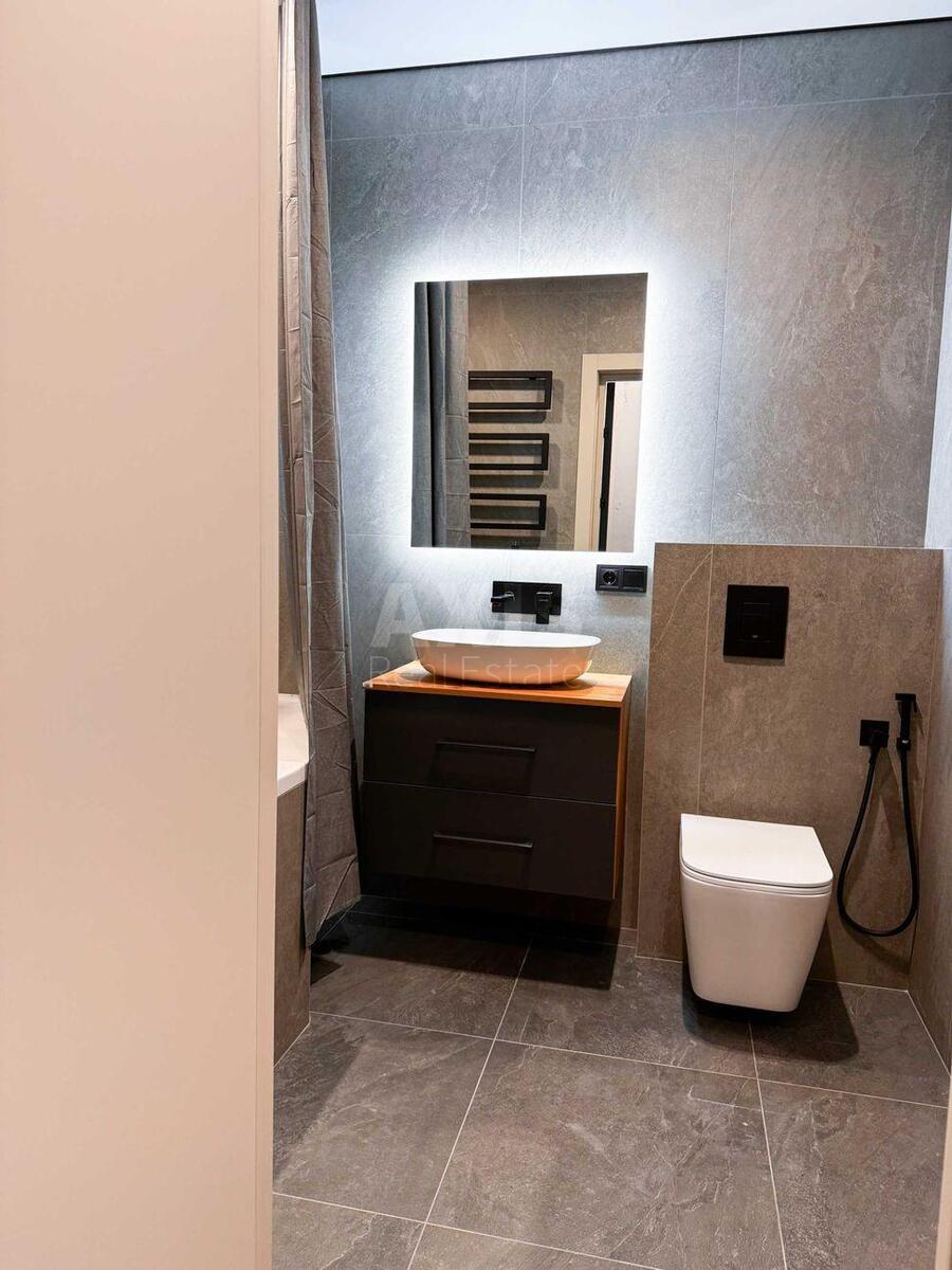 3к квартира ул. Александра Олеся 196268211