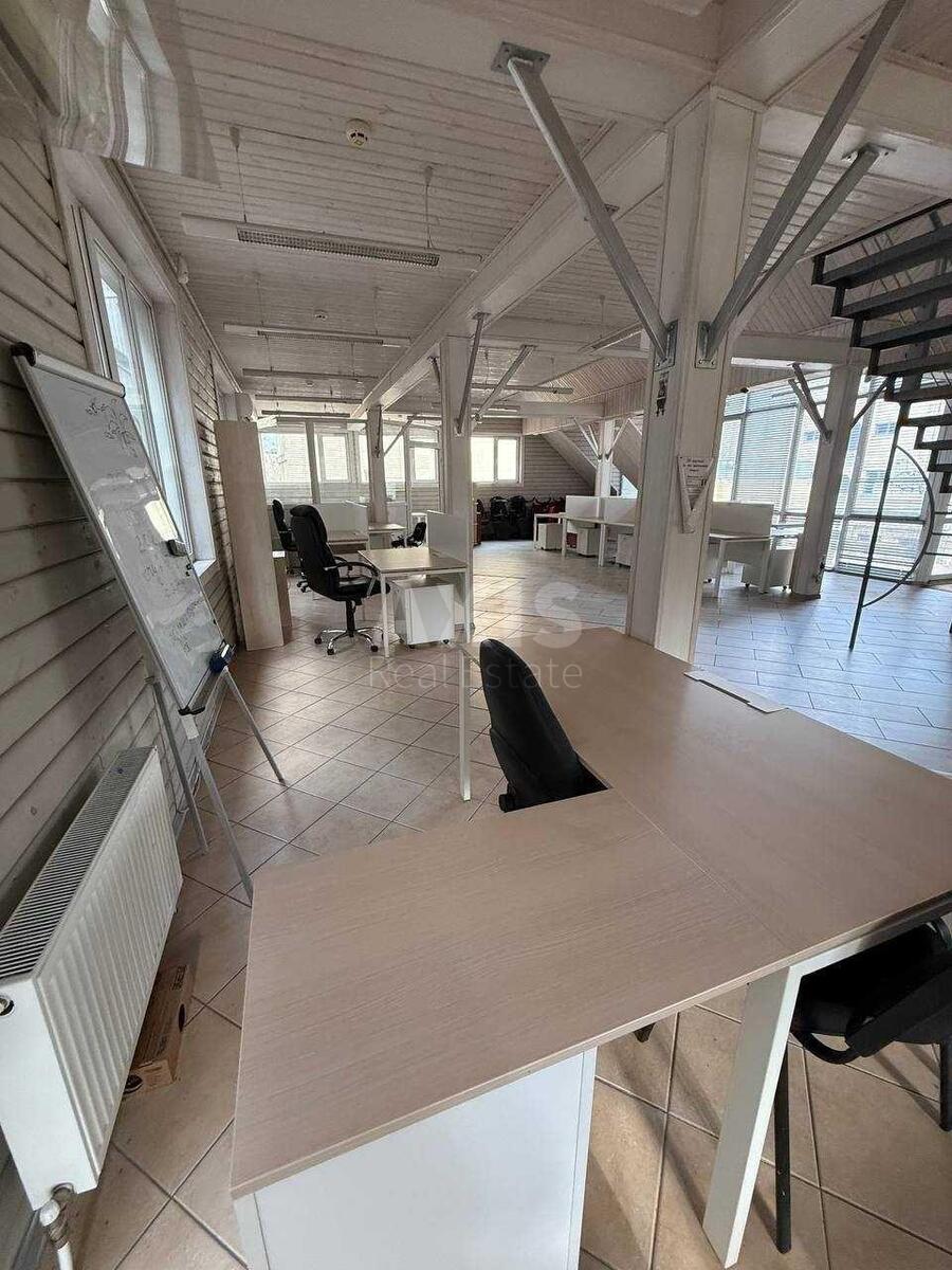 Office vul. Nyzhn'ojurkivs'ka 37, 745m2630521