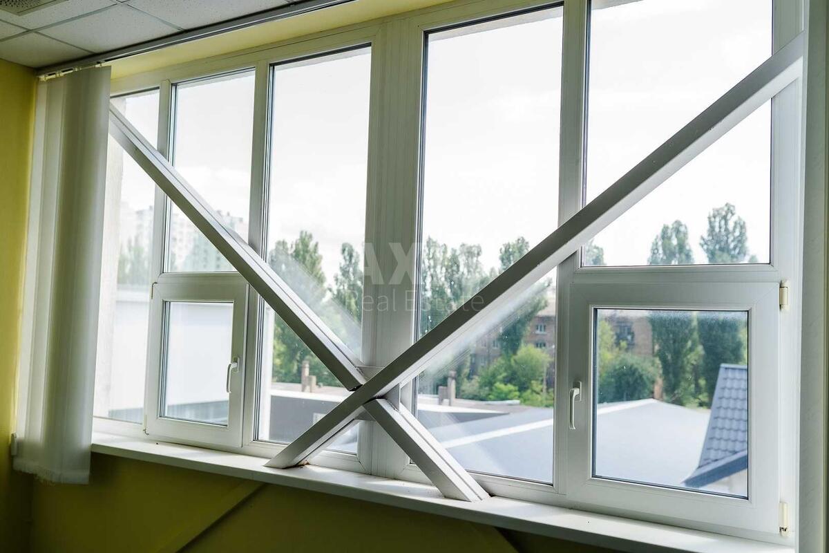 Office pr-t Vidradnyj 95Г, 198m25