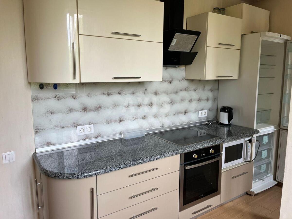 3k apartment vul. Bulahovs'kogo Akademika 5Б