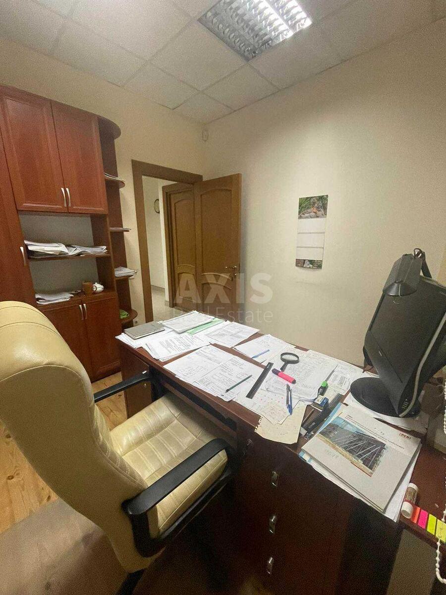 Офис ул. Алексы Тихого 94, 210м210
