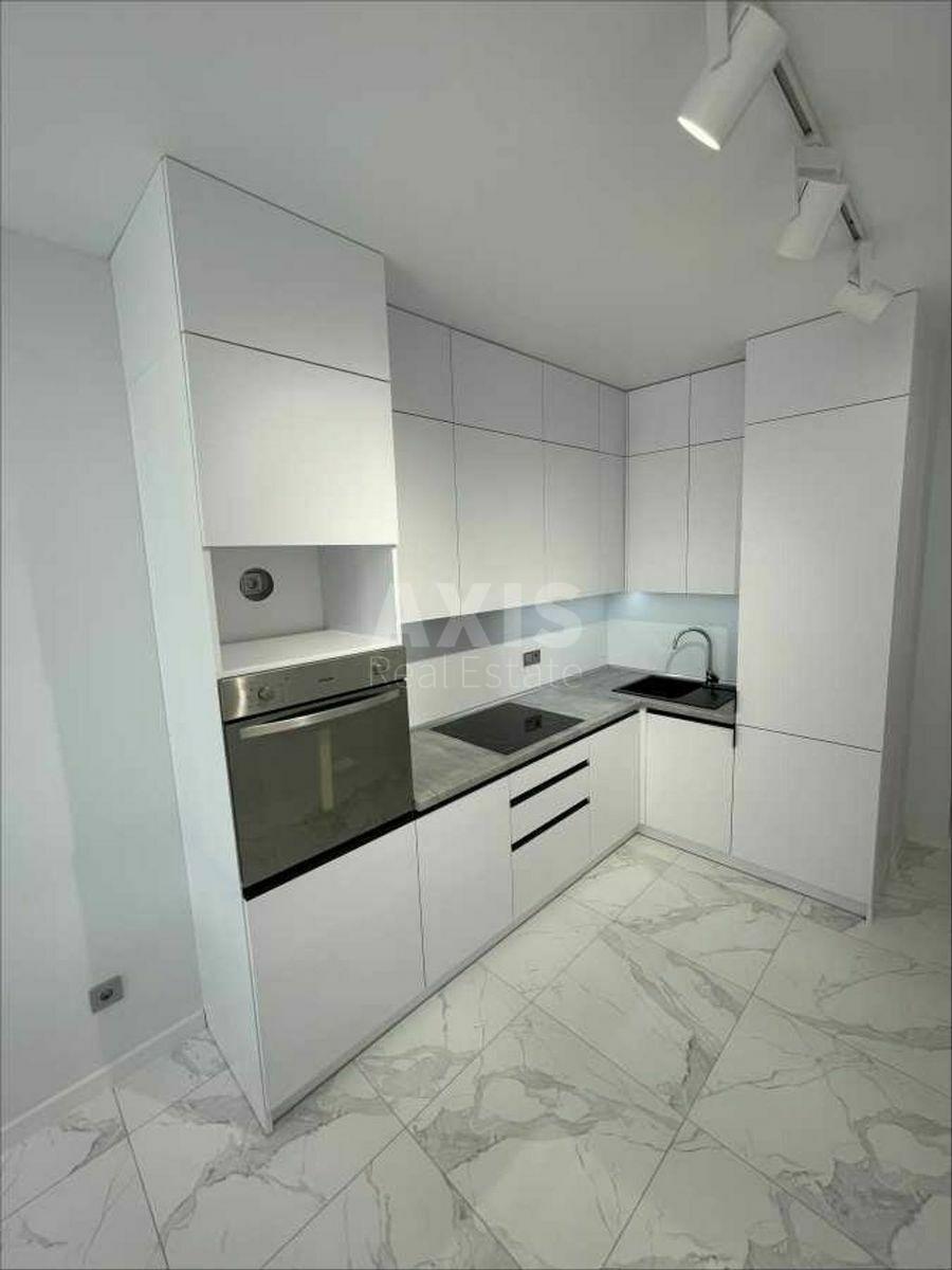 1k apartment vul. Berezhans'ka 151