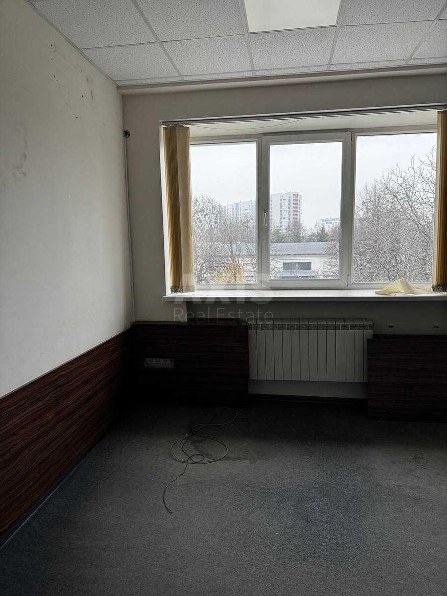 Office pr-t Peremogy 67/1, 140m23