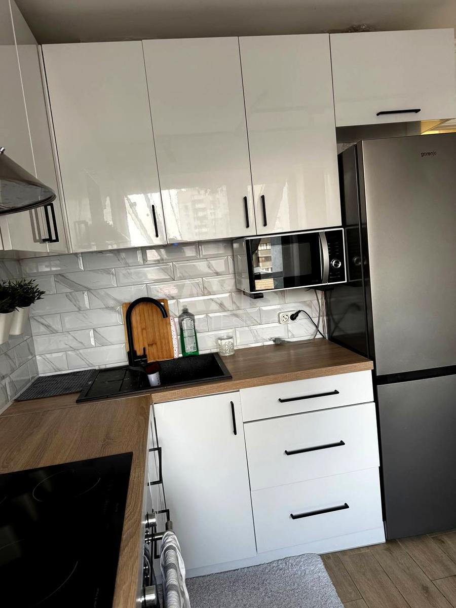 1k apartment pr-t Berestejskij 93638230