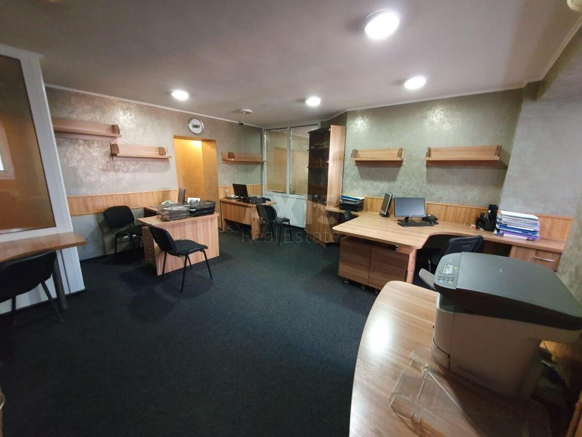 Office vul. Mezhygirs'ka 2А, 90m2