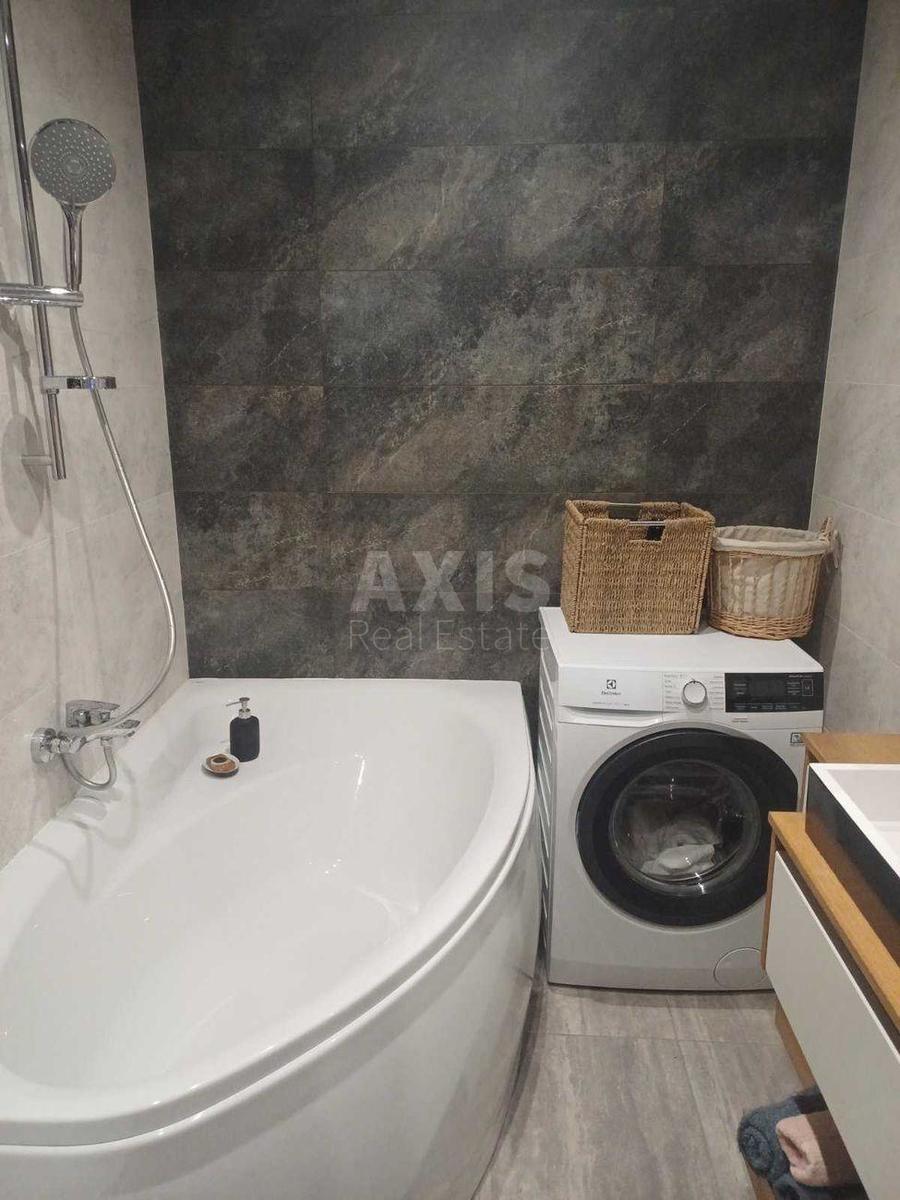 2k apartment vul. Myhajla Maksymovycha 245