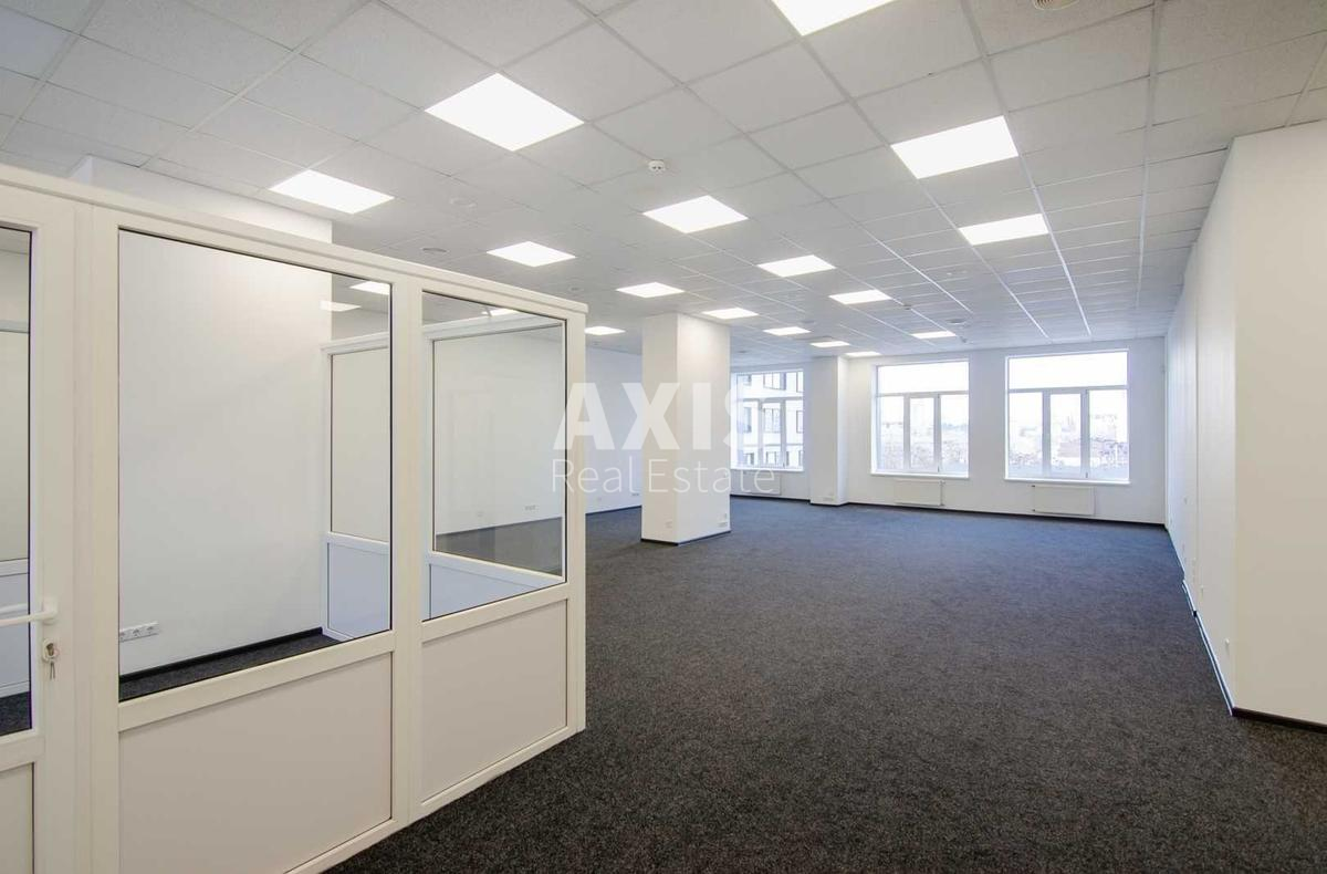Office vul. Degtjarivs'ka 33Б, 677m2
