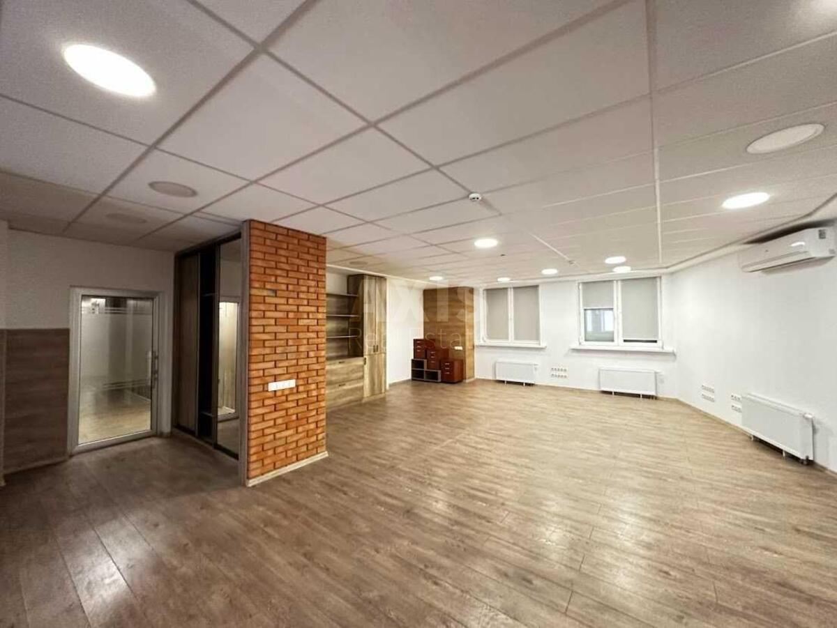 Office vul. Dilova 5, 500m27