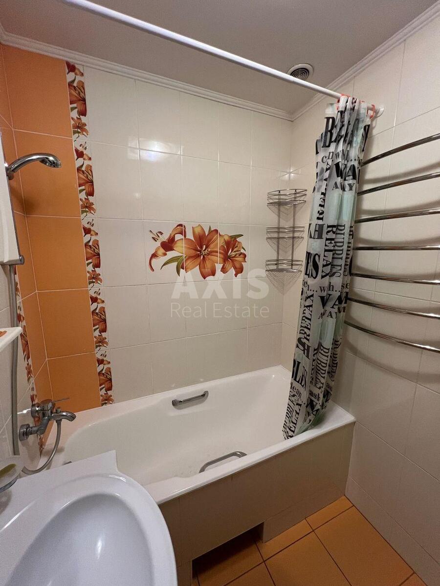 2k apartment vul. Hmel'nyc'ka 106058110