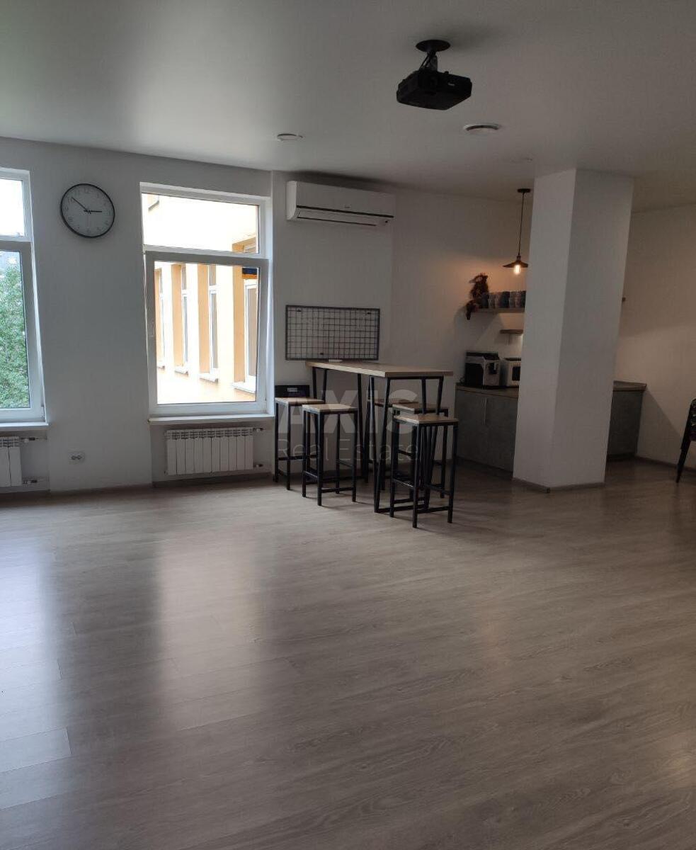 Office vul. Nyzhnij Val 15, 74m260942