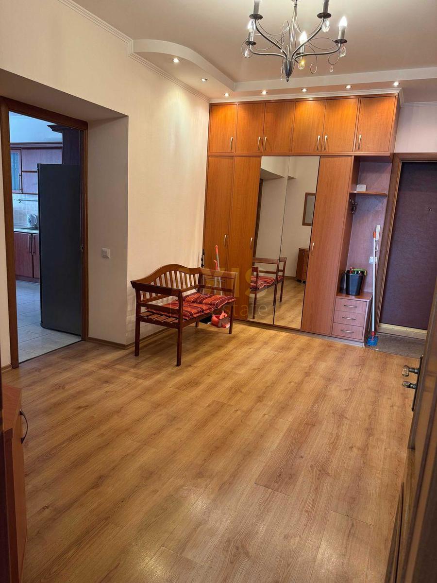 3k apartment pr-t Golosii'vs'kyj 688