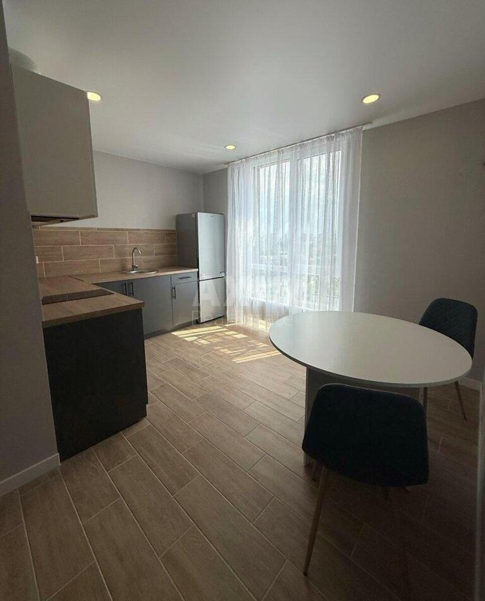 2k apartment vul. Naumova Generala 1Б570180
