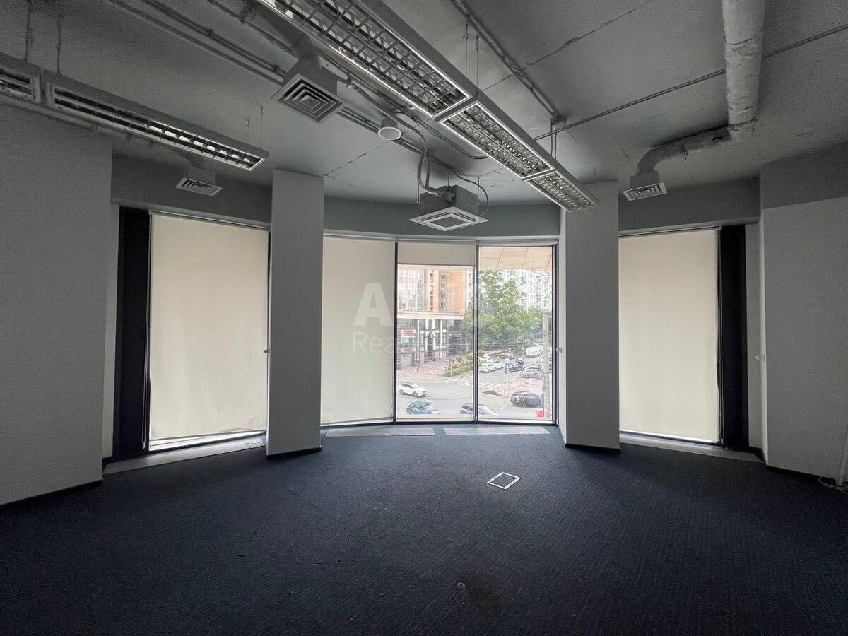 Office vul. Antonovycha 118, 242m2570375