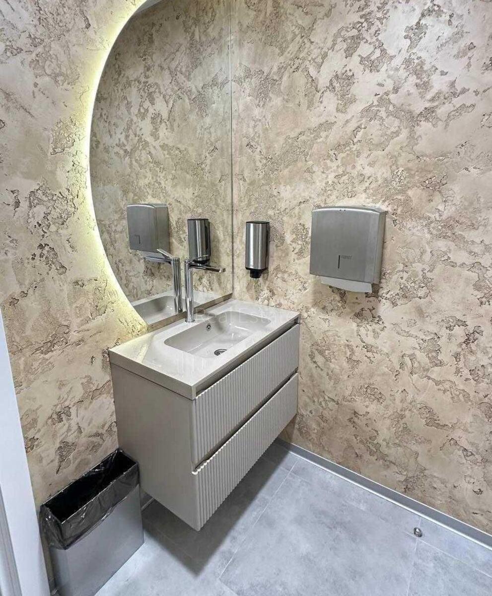 Офис ул. Болсуновская 13/15, 372м25681111