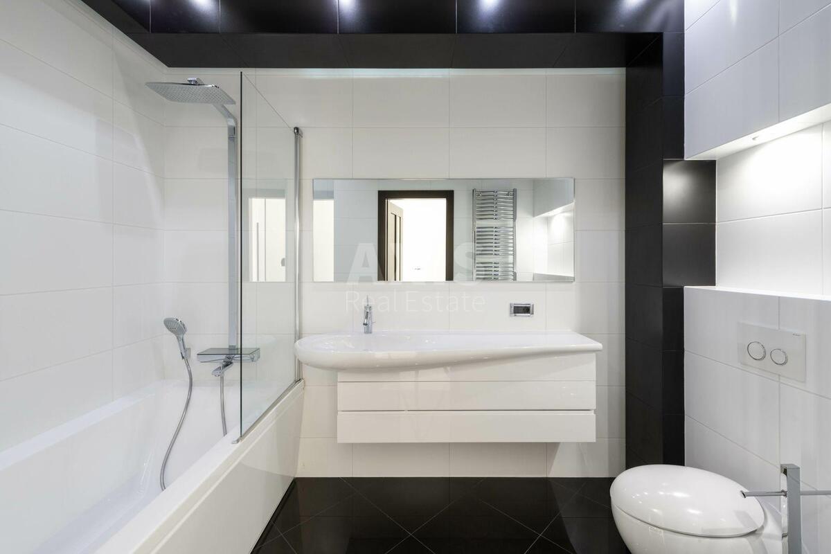 4k apartment vul. Dragomyrova Myhajla 710
