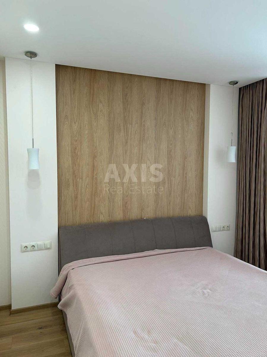 2k apartment vul. Sverstjuka Jevgena 68