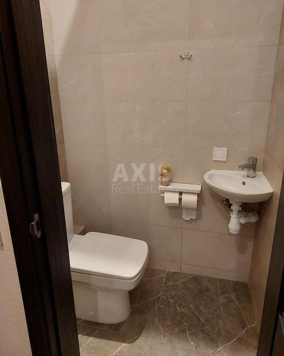 2k apartment vul. Mel'nykova 18Б7
