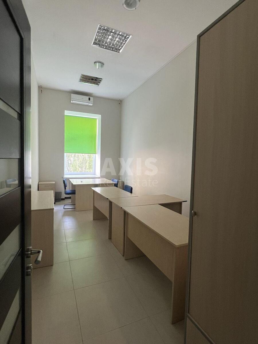 Office vul. Rustaveli Shota 1, 100m23