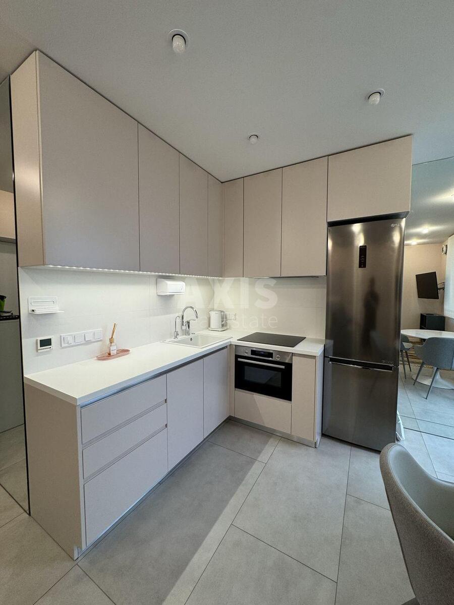 1k apartment vul. Radchenka Petra 8