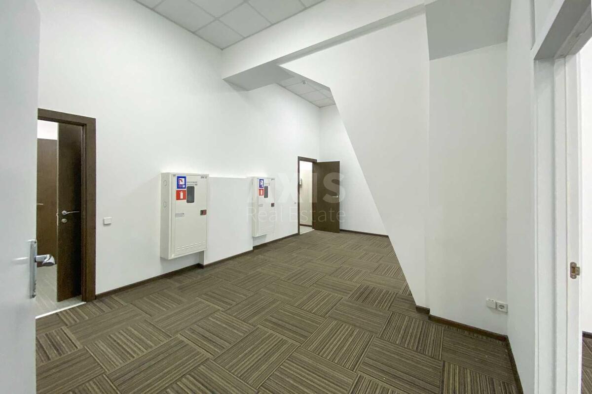 Office prov. Ohtyrs'kyj 7, 610m27