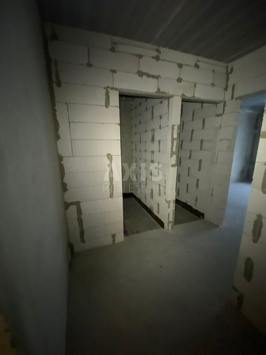 2k apartment vul. Myhajla Maksymovycha 248