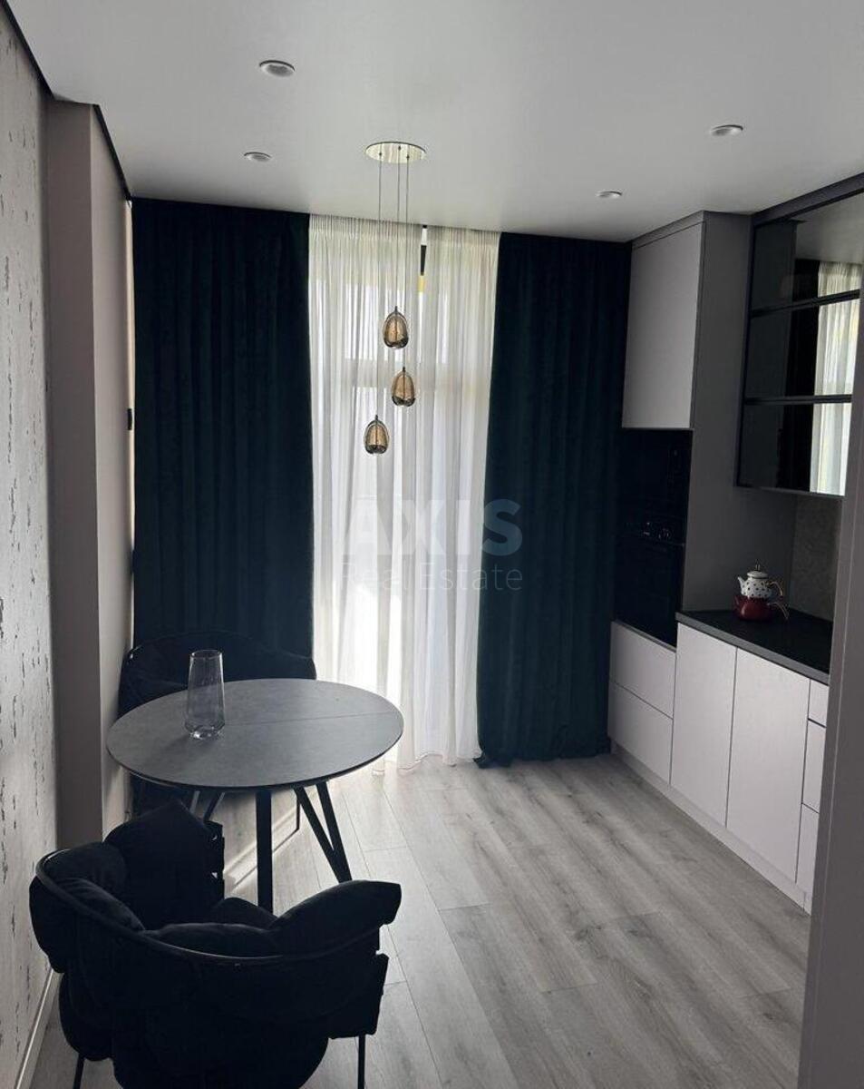 1k apartment vul. Kadets'kyj gaj 100