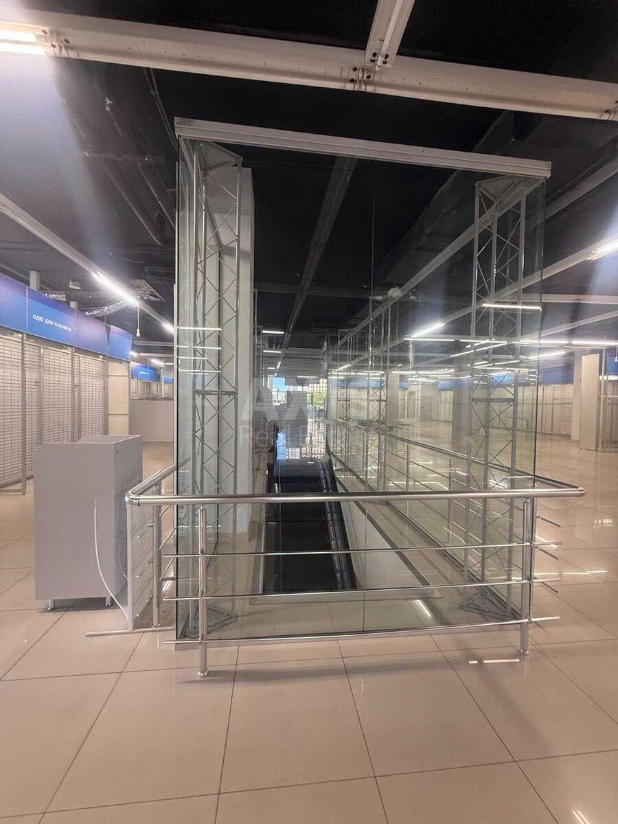 Trade object vul. Sverstjuka Jevgena 2Б, 1000m2624185