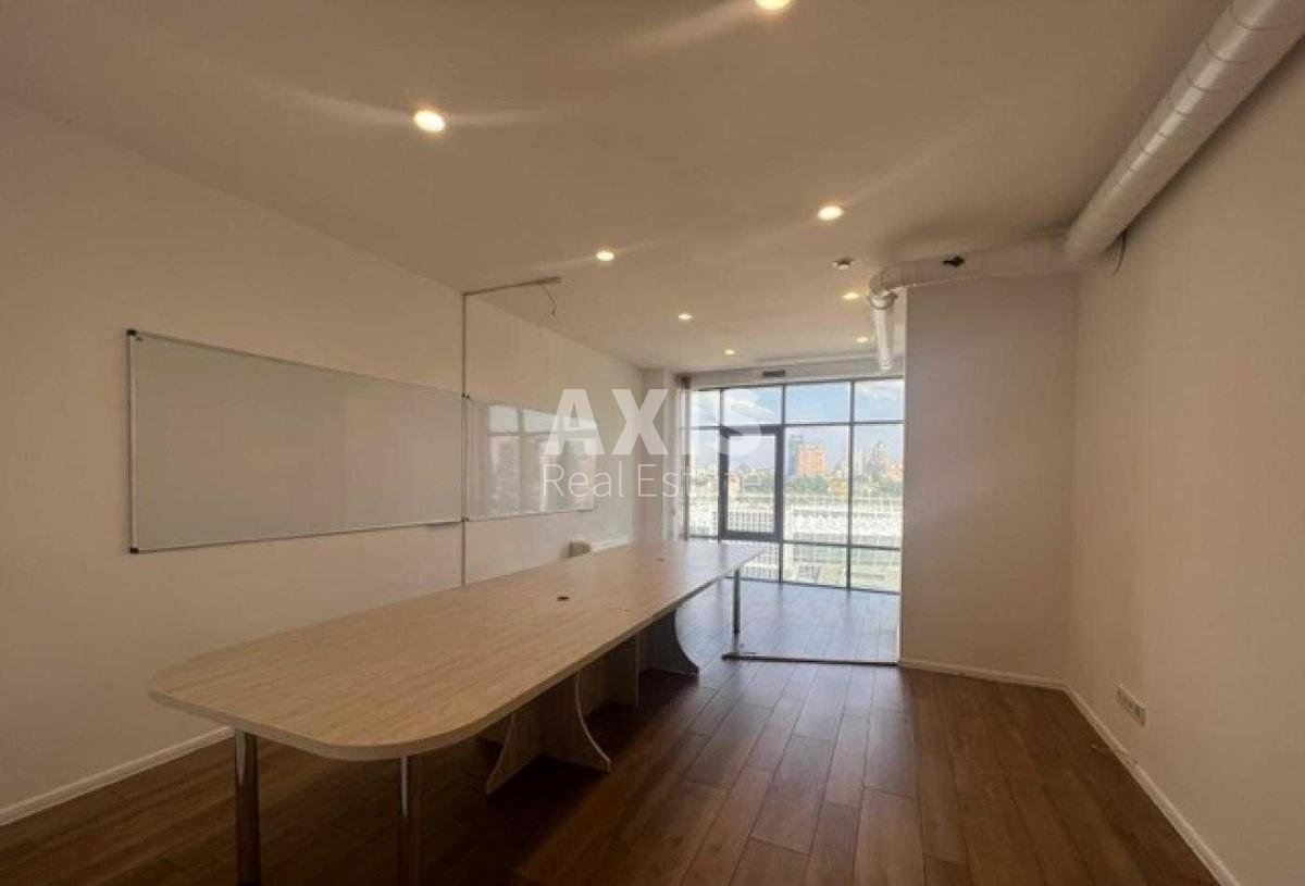 Office vul. Velyka Vasyl'kivs'ka 72, 315m2441651
