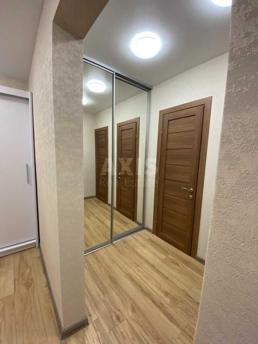 2k apartment vul. Revuc'kogo 546179010