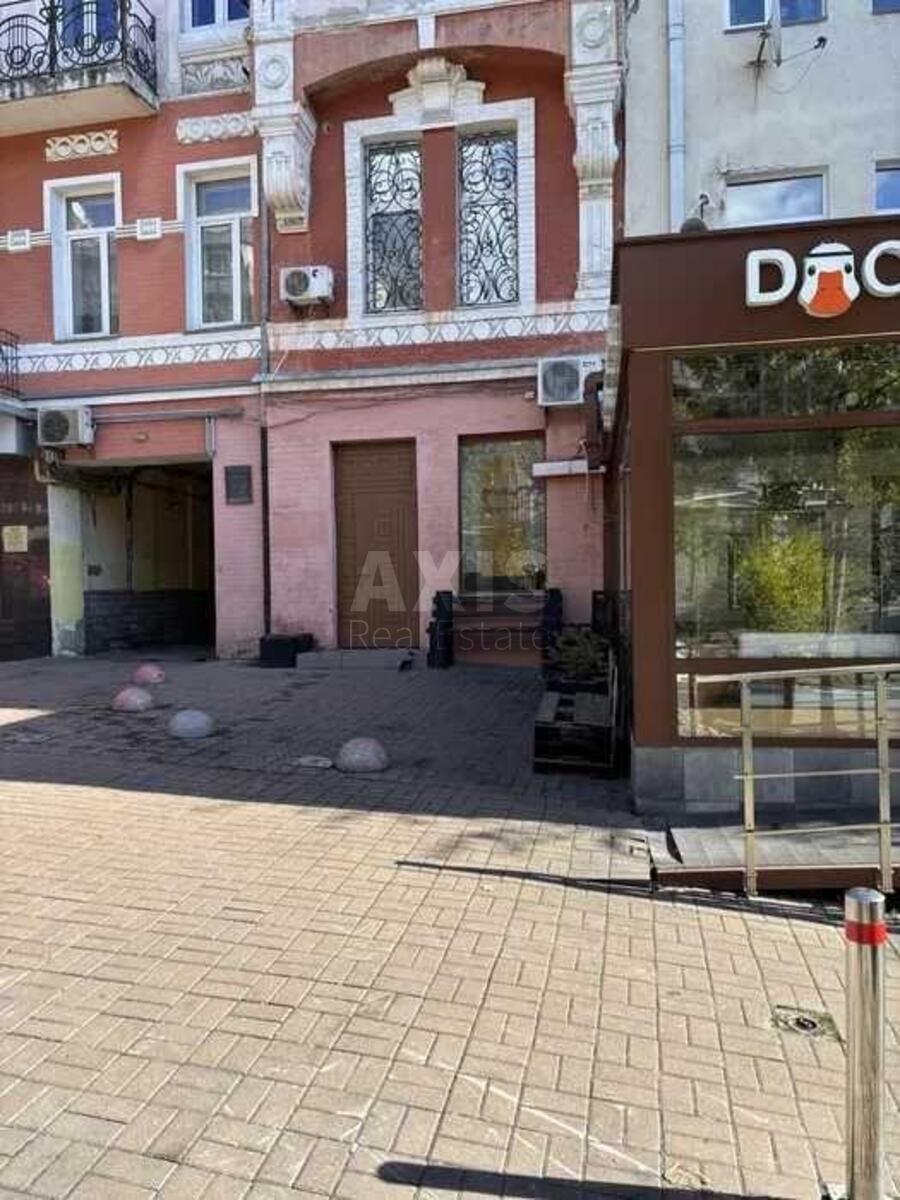 Office vul. Volodymyrs'ka 81А, 64m261843