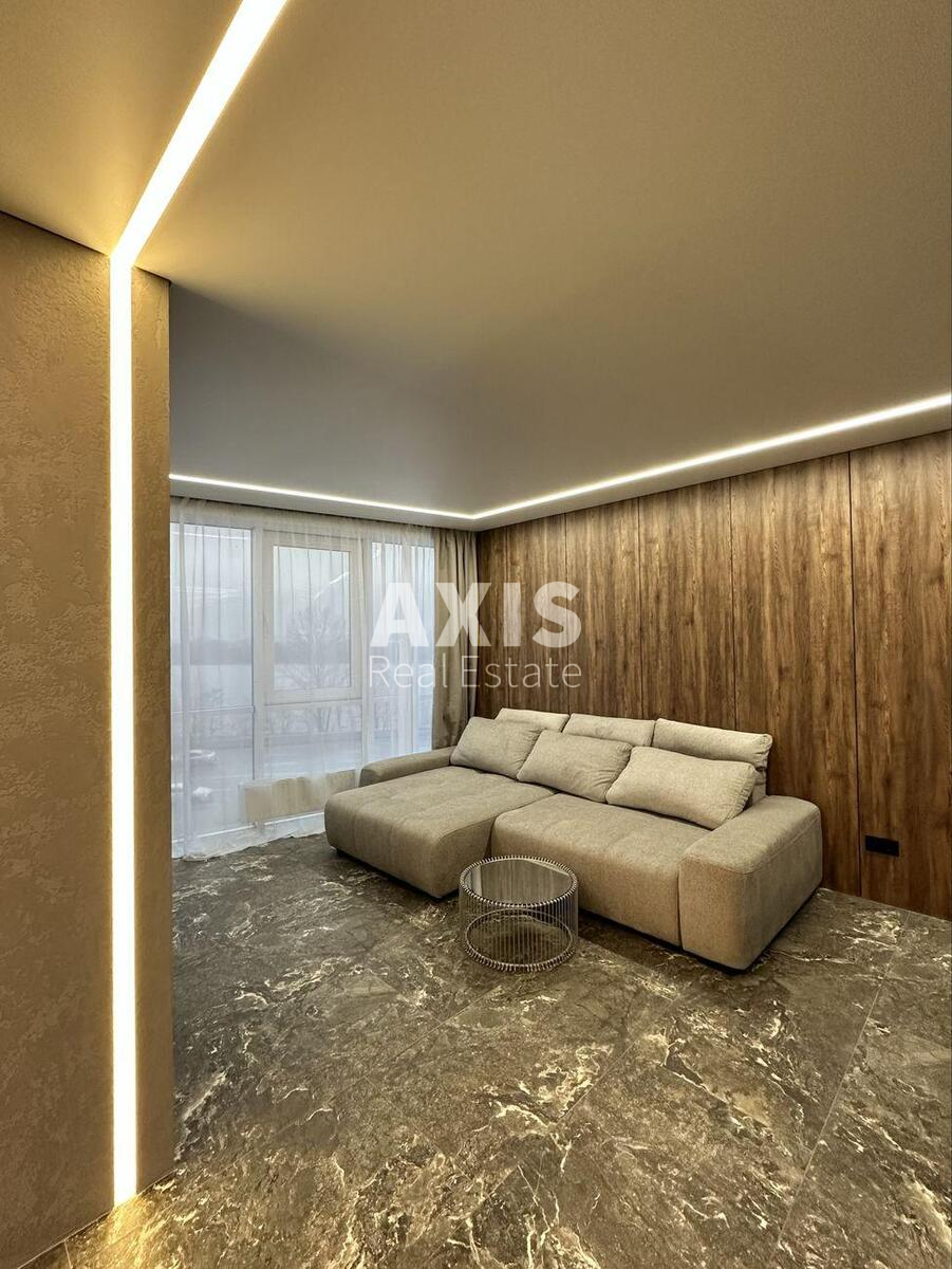 3k apartment nab. Dniprovs'ka 152