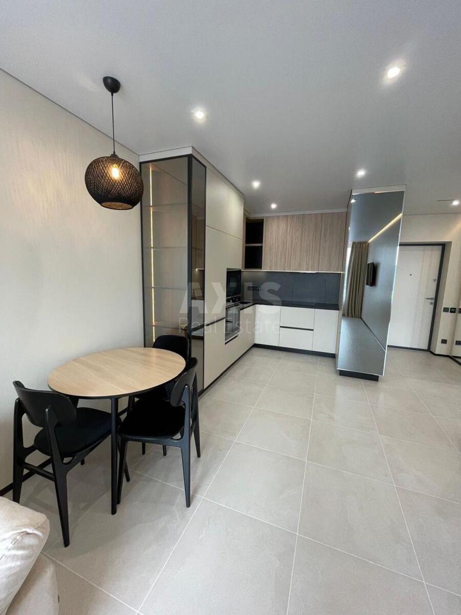 2k apartment nab. Dniprovs'ka 15Д0