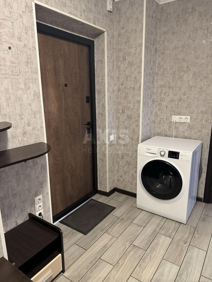 1k apartment vul. Krushel'nyc'koi' Solomii' 1112