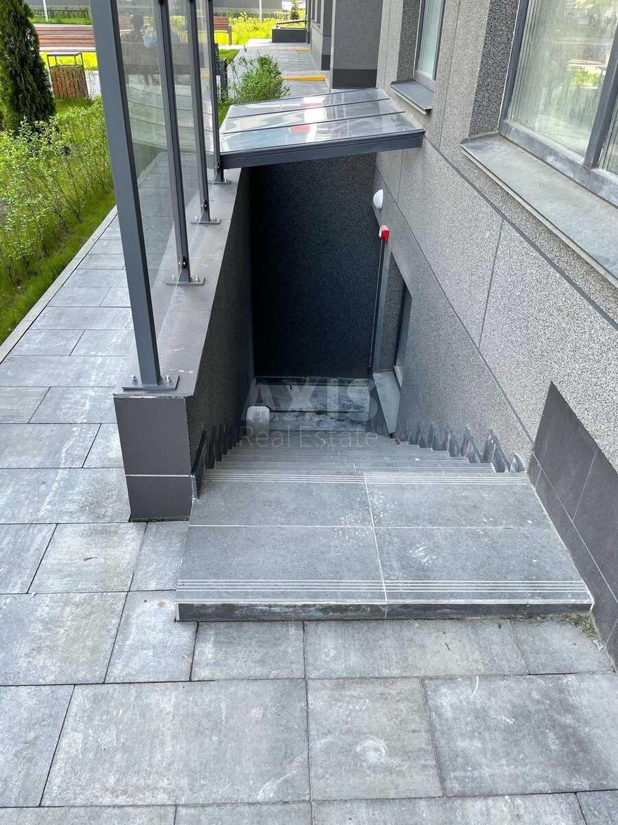 Trade object vul. Sverstjuka Jevgena 4, 210m21