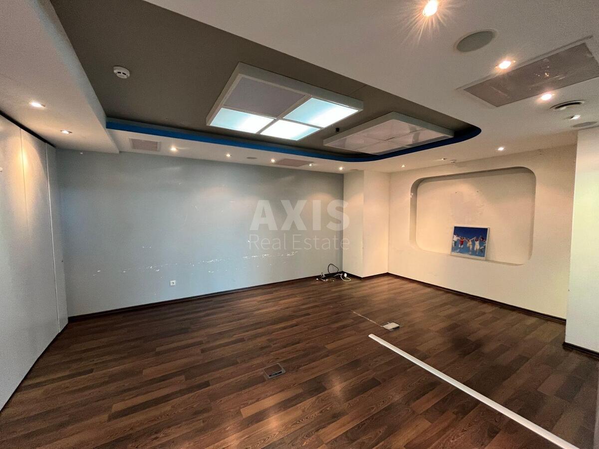Office vul. Degtjarivs'ka 27Т, 700m211