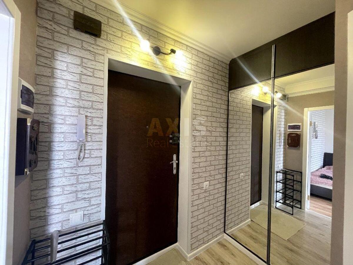 1k apartment vul. Serafymovycha 5/19