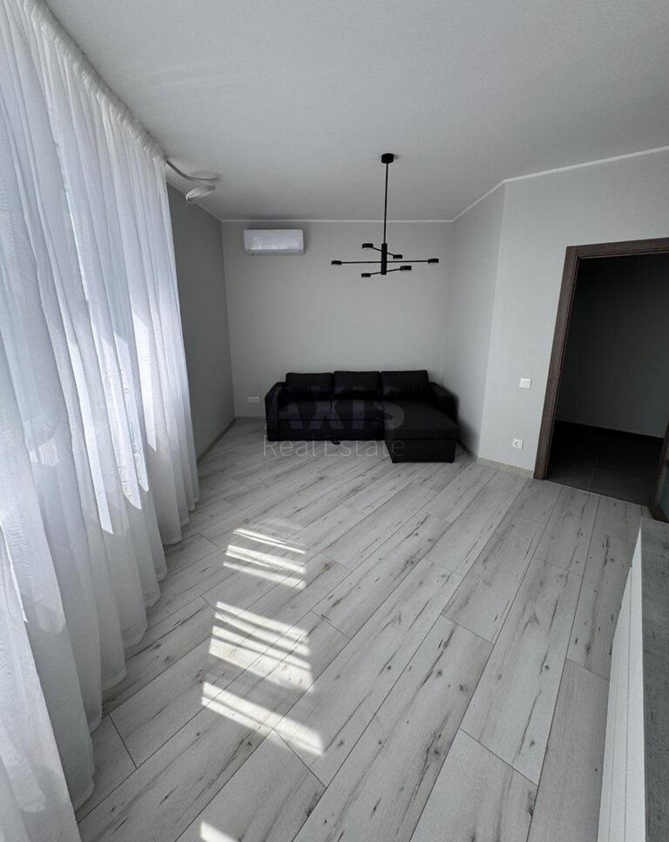2k apartment vul. Voskresens'ka 2В3